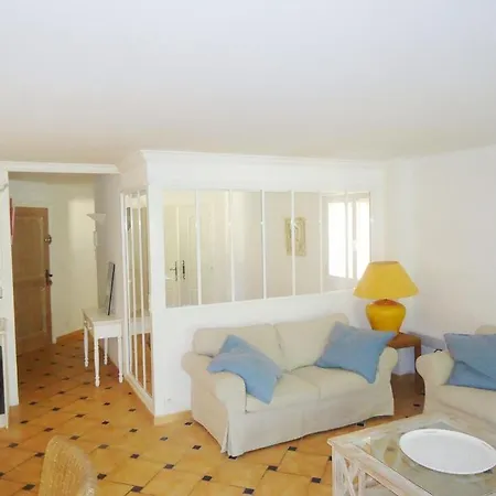 3 Piscine 500m Apartment